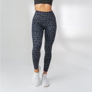 Balance Athletica (Vitality) Ascend Leggings Black/Gray King Cheetah Midnight